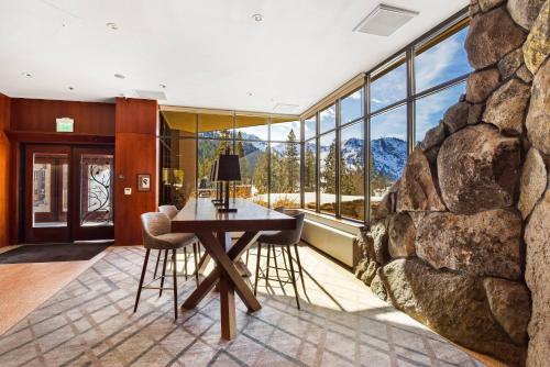 Resort At Squaw Creek #243