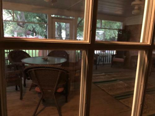 Large 5 Br 3ba Vacation Home Near Beaches