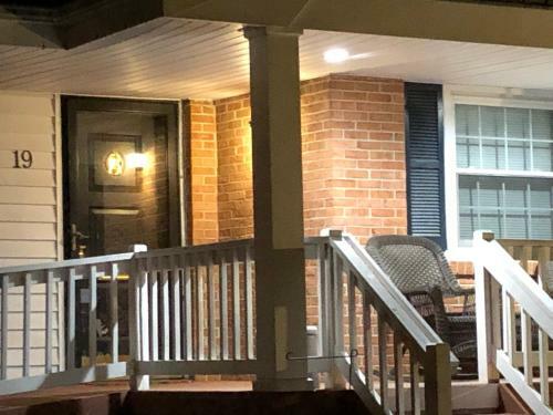 Large 5 Br 3ba Vacation Home Near Beaches
