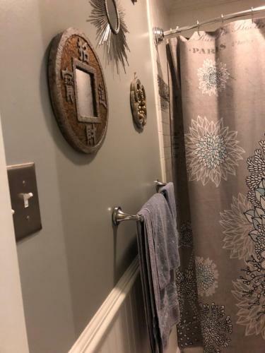Large 5 Br 3ba Vacation Home Near Beaches
