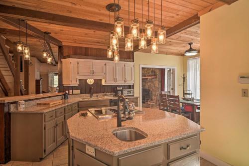 Spacious Newport Cabin In Tranquil Setting!