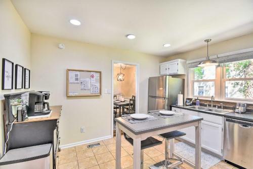 Charming Hampton Home With Yard, 2 Mi To Beach!