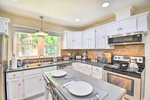 Charming Hampton Home With Yard, 2 Mi To Beach!
