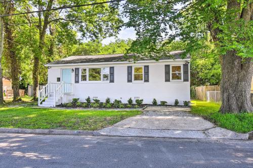 Charming Hampton Home With Yard, 2 Mi To Beach!