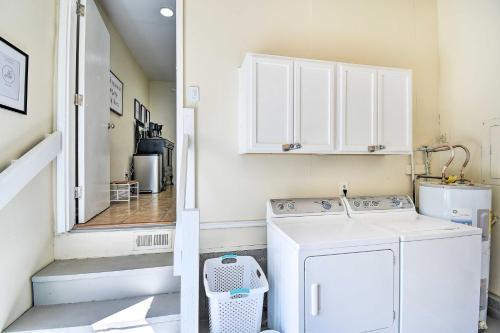 Charming Hampton Home With Yard, 2 Mi To Beach!
