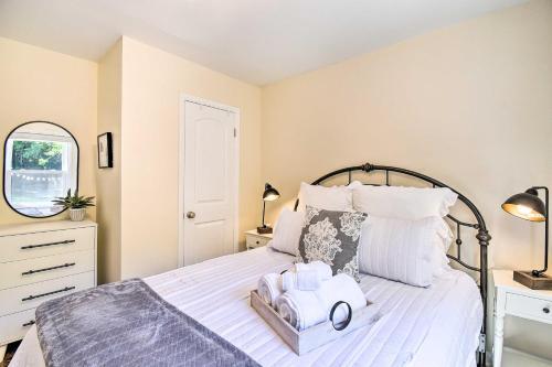 Charming Hampton Home With Yard, 2 Mi To Beach!