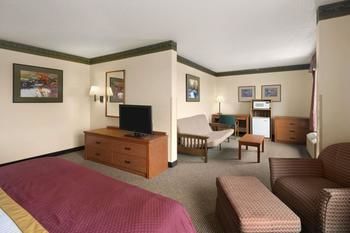 Hotel Baymont Inn And Suites Dekalb