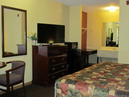 Motel First Western Inn - Fairmont City