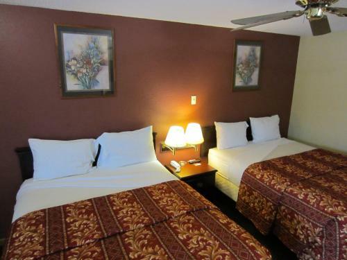 Motel First Western Inn - Fairmont City