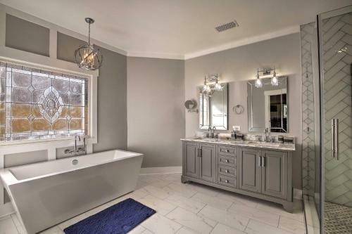 Spacious Getaway With Yard In Atlanta Suburbs!