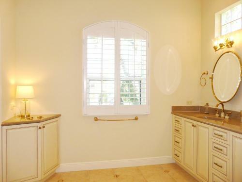 961 Hyacinth Court