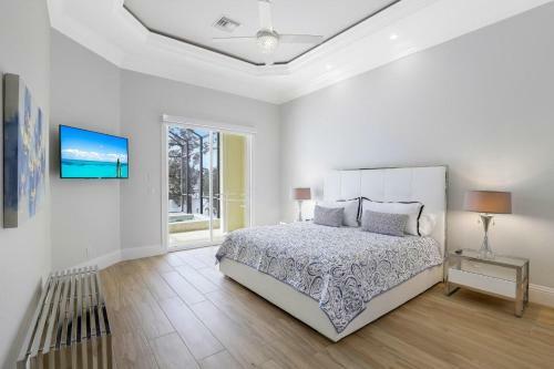 268 Edgewater Court