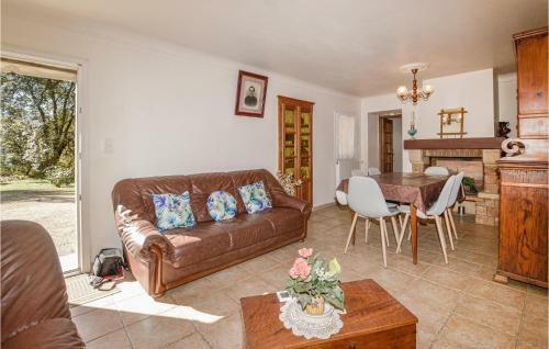 Awesome Home In Petreto Bicchisano With Wifi