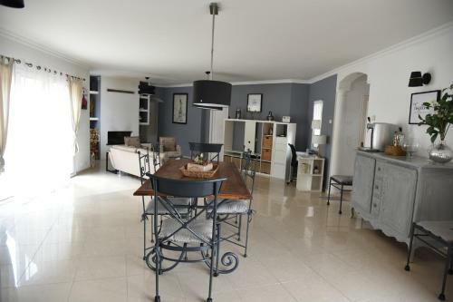 Villa Moderne Avec Piscine � Peymeinade