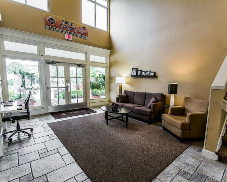Hotel Sleep Inn At Pga Village