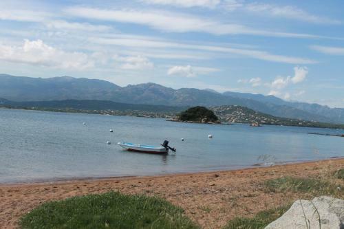 Apartamento T3 Rez de Jardin � Porto Vecchio