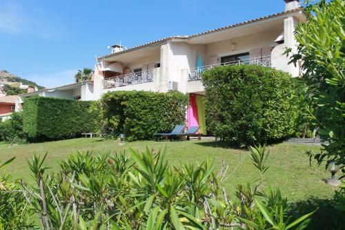 Apartamento T3 Rez de Jardin � Porto Vecchio