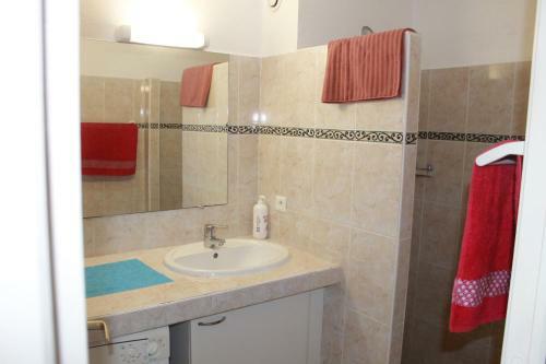 Apartamento T3 Rez de Jardin � Porto Vecchio