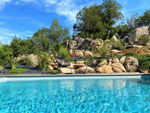 Villa-piscine-climatisation-bbq-proche Plage de Palombaggia