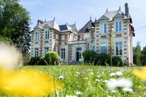 Chateau De La Plinguetiere