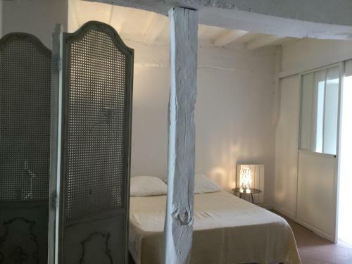 La Petite Maison D?� C�t�, Au N�11