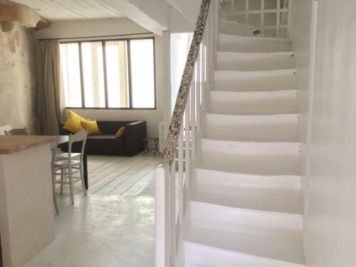 La Petite Maison D?� C�t�, Au N�11