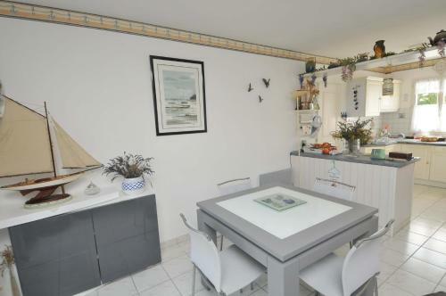 Villa Individuelle De Plain Pied Avec Agr�able Jardin