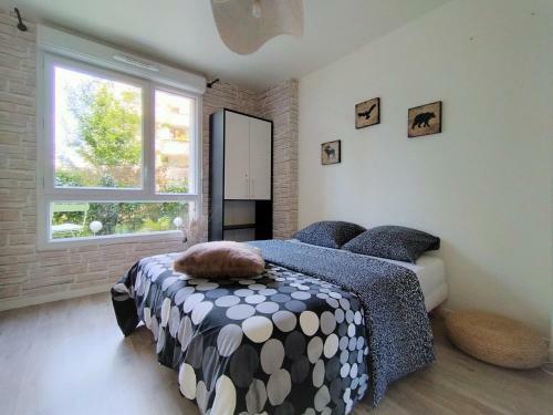 Chic And Spacious Apart With Terrace And Parking