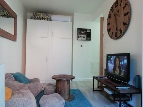 Chic And Spacious Apart With Terrace And Parking