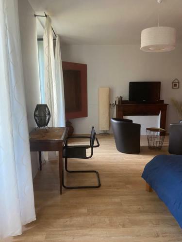 Hostal Chambres Et Table D'h�tes Le C�dre Aveyron