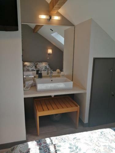 Hostal Le Grand Chatelard H�tel Bar Restaurant