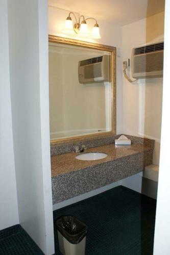 Motel Hwy Express Inn And Suites