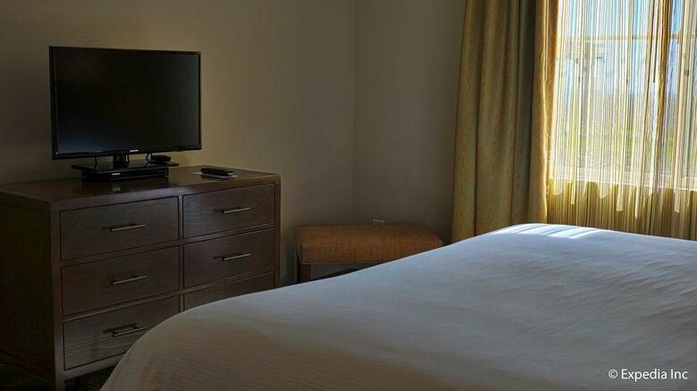 Grand Pacific Palisades Resort & Hotel