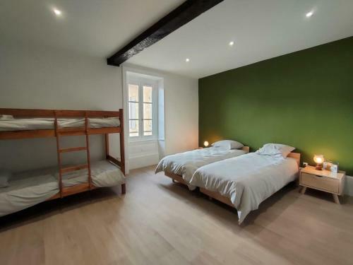 G�te Saint-haon-le-ch�tel, 3 Pi�ces, 6 Personnes - Fr-1-496-254
