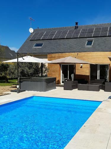 Bed & Breakfast Chambre D'h�tes Avec Piscine Et Spa