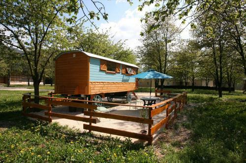 Hostal Roulottes Au Pied Du Vercors