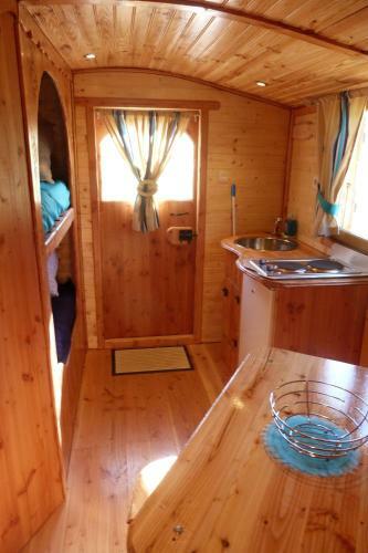 Hostal Roulottes Au Pied Du Vercors