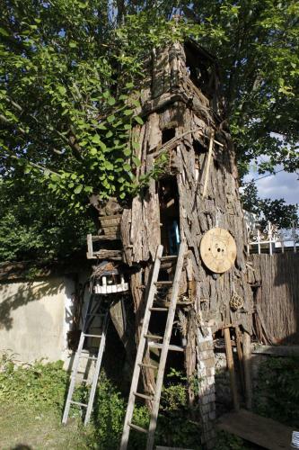 Hostal Avenue Du Ch�teau