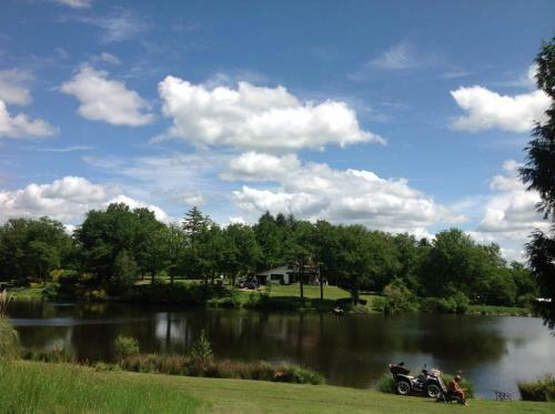 L?etang Carp Fishing Lake And Gite