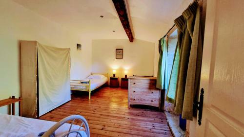 4 Bedroom Holiday Home With Private Pool And Garden