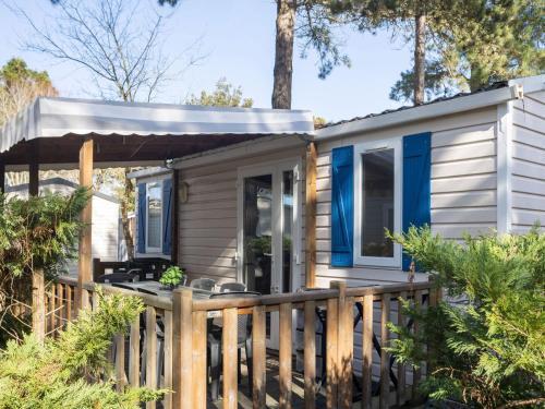 Inviting Bungalow In Saint-jean-de-monts With Terrace