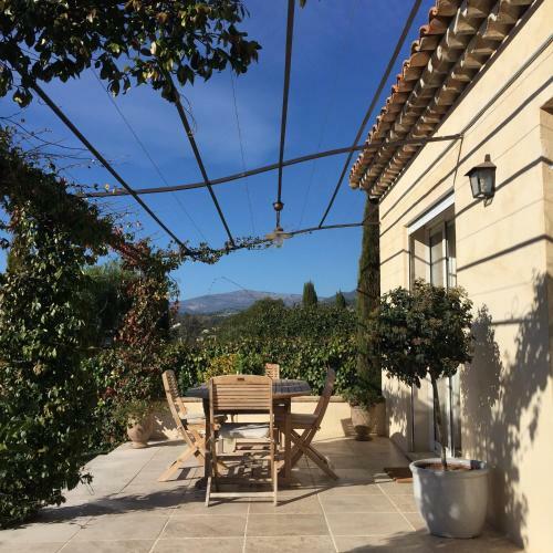 Villa L,olivaie C�t� Jardin