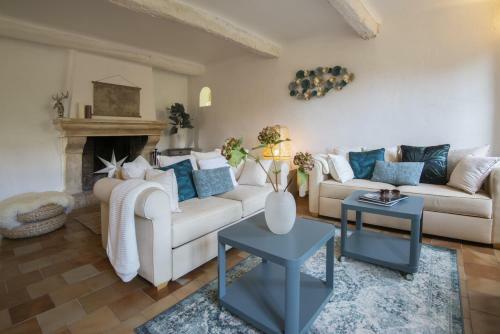 Apartamentos Mas Roseland