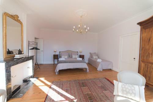 Villa Ch�teau Biset - Luxury Housing Wifi & Office