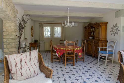 Villa Maison de Campagne Au Charme Proven�al