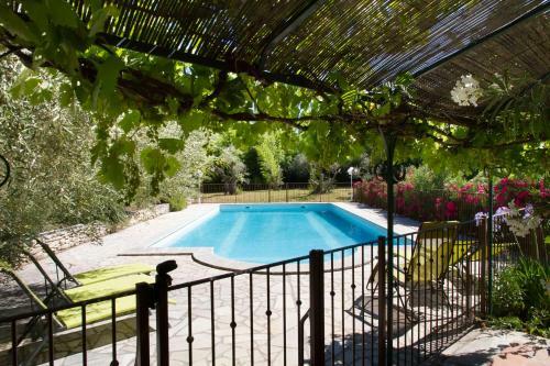 Villa Maison de Campagne Au Charme Proven�al