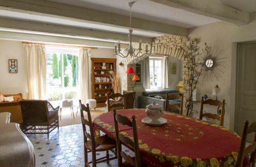 Villa Maison de Campagne Au Charme Proven�al
