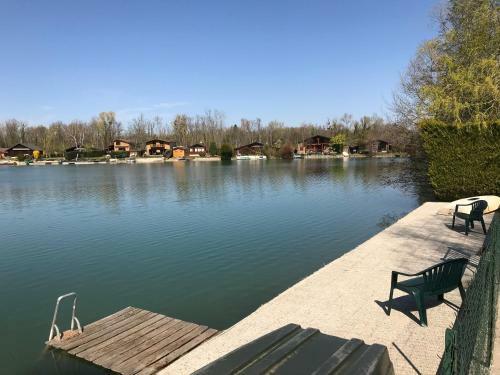 Le Chalet Du Lac - Domaine de La Goujonne
