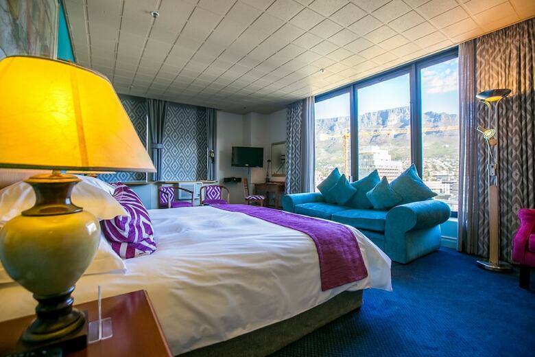 Cape Town Lodge Hotel