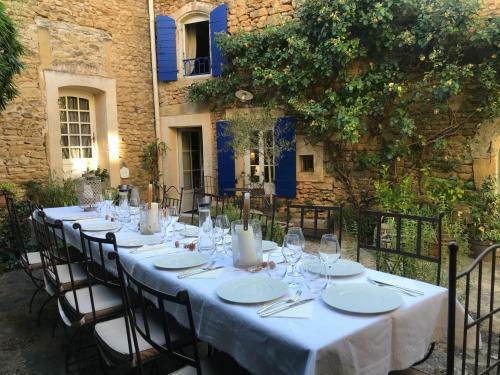 Bed & Breakfast Les Aigui�res En Provence